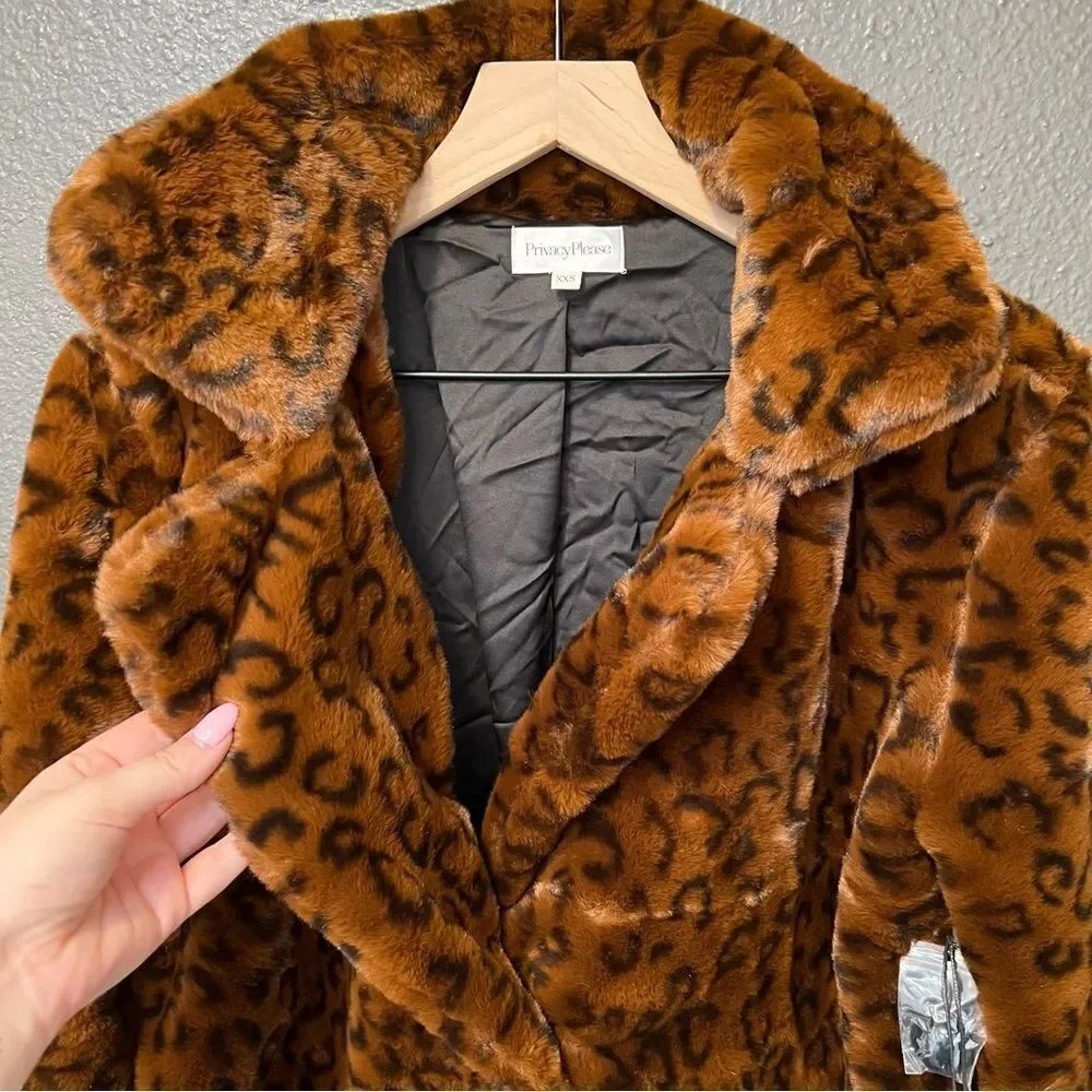 Revolve, Privacy Please Addison Coat in Leopard - Picture 4 of 12